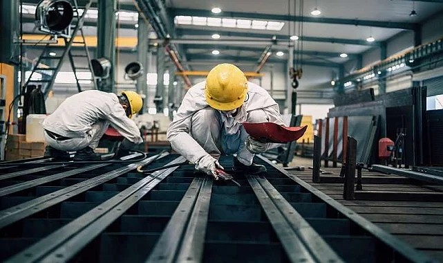 Şarkikaraağaç Cam Balkon